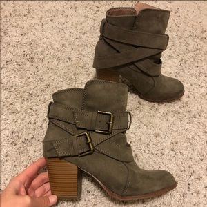 American eagle booties